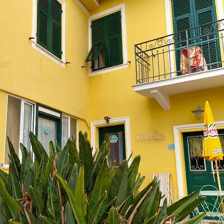 招待所 La Casa Del Sole 3*