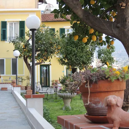 La Casa Del Sole 招待所 3*