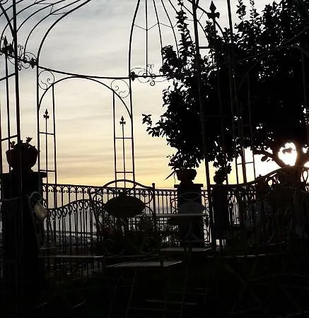 招待所 La Casa Del Sole 圣雷默