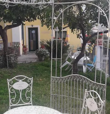 La Casa Del Sole 招待所 3*