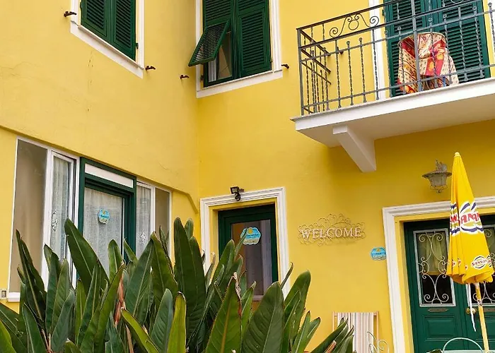 Πανσιόν La Casa Del Sole 3*