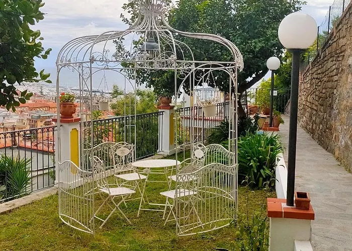 Πανσιόν La Casa Del Sole 3*