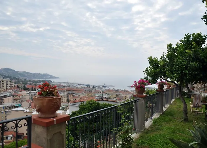 La Casa Del Sole Πανσιόν 3*