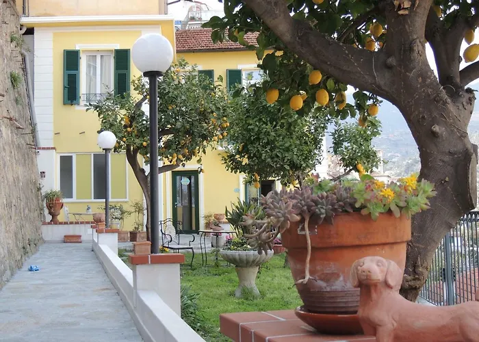 La Casa Del Sole Πανσιόν 3*